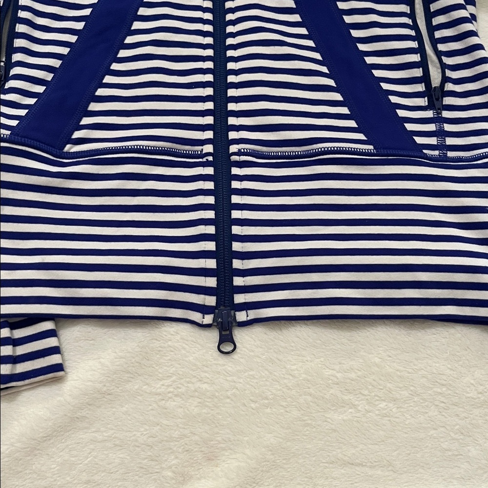 Lululemon Athletica Blue Striped Jacket - Picture 8 of 10
